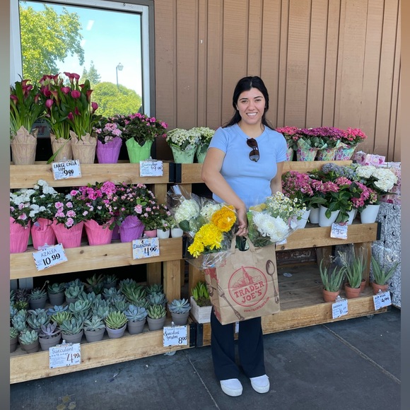 Meet your Posher, Taylor - Picture 4 of 4